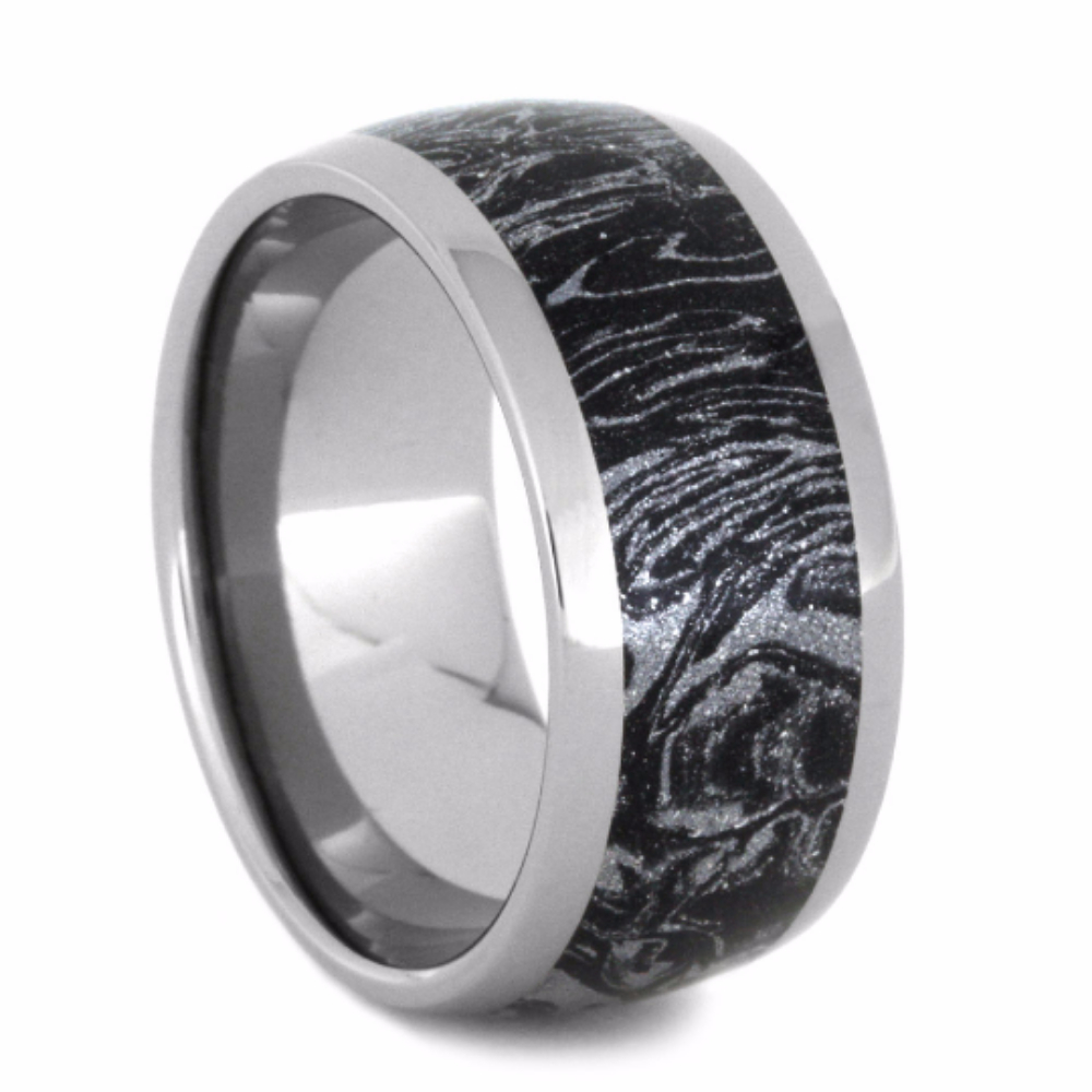 Black and White Composite Mokume Inlay 7mm Comfort-Fit Polished Titanium Band. 