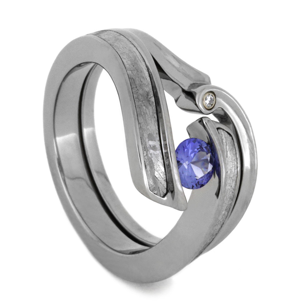 Meteorite Partial Inlays with Blue Sapphire 9.5mm Comfort-Fit Polished Titanium Band.