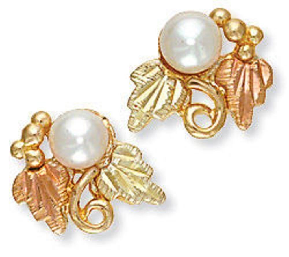 Pearl with Leaves Stud Earrings. 