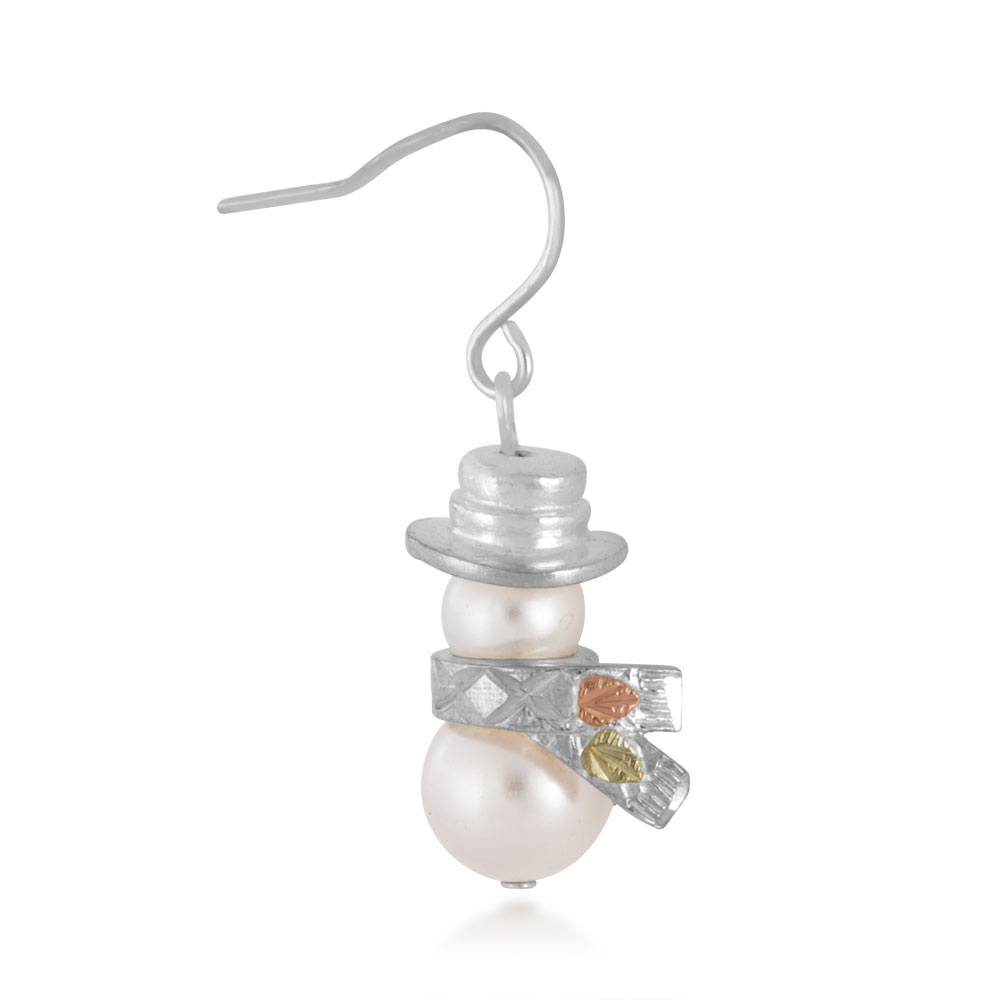 wo lustrous pearls on each earring create these gorgeous snowman earrings. 